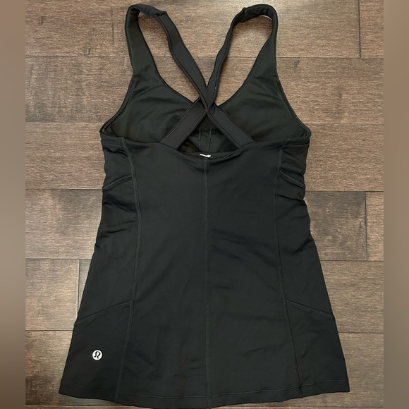 Lululemon Women’s Workout Top with Built in Shelf Bra (2) - Picture 2 of 2